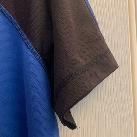 Men's Hang Ten Medium Blue and Black Swim Shirt - Picture 4 of 5